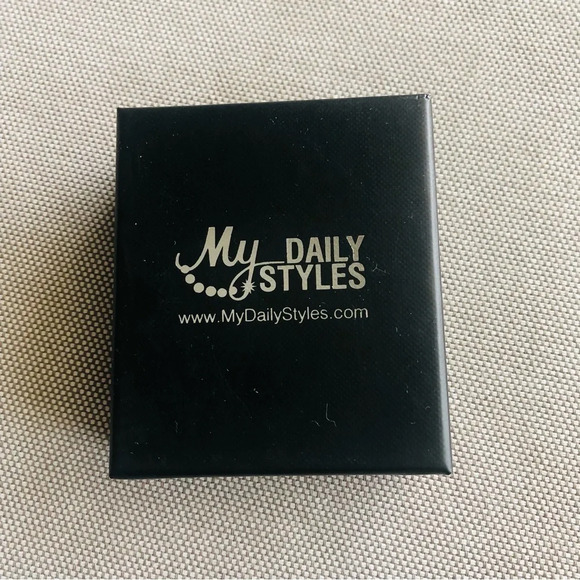 NWT 925 Sterling Silver Horse Shoe Pendant Necklace - Picture 3 of 4